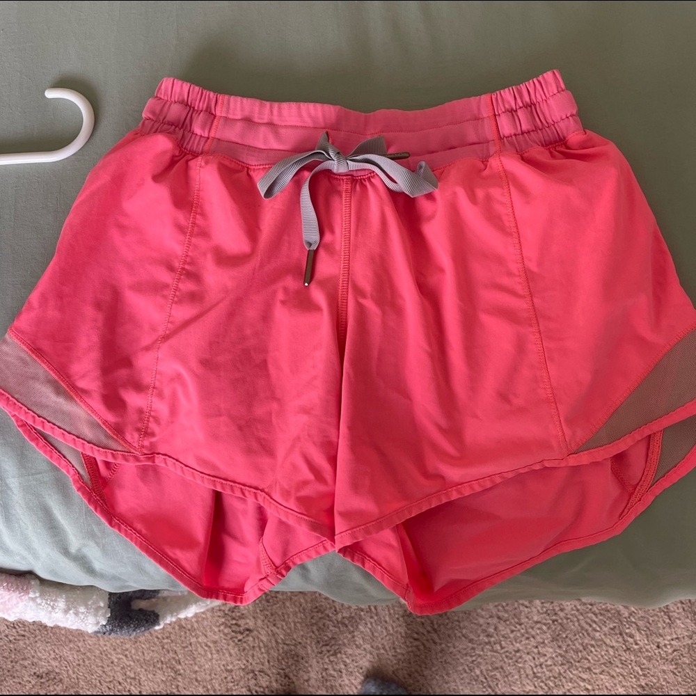 Vintage lululemon hotty hot shorts size 4